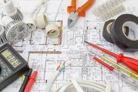 Detalhe de ferramentas de elétrica representando a cliente Ana Paula Martins
